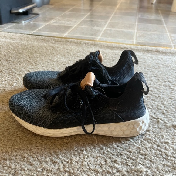 Sneakers - Picture 1 of 7